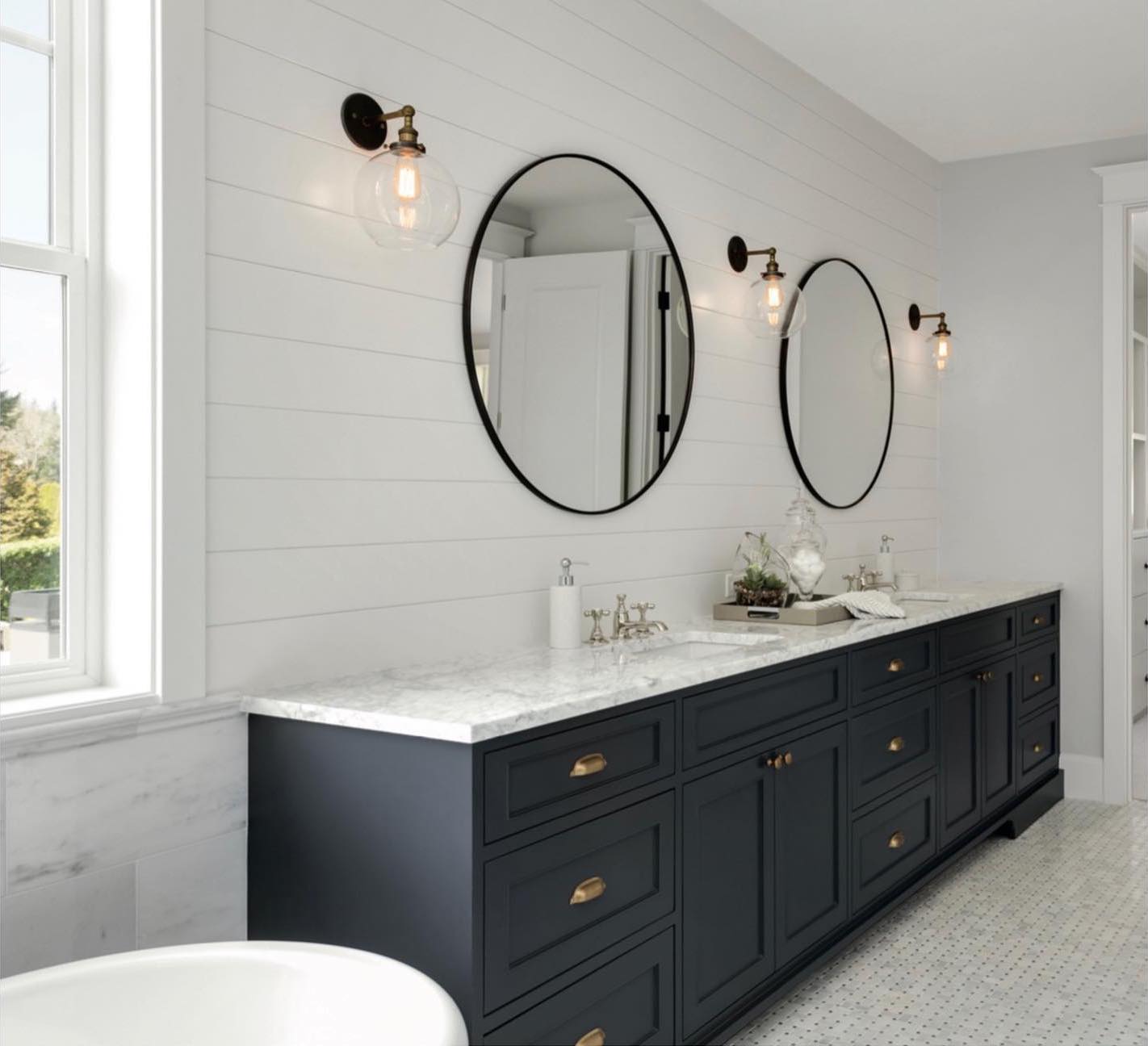 Image from Granite Details's gallery of previous granite, marble, porcelain, or other types of installation work they've completed.